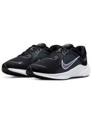 Nike Buty "Quest 5" w kolorze czarnym do biegania rozmiar: 38,5. Czarne buty do biegania Nike, bez wzorów, bez zapięcia, do biegania. Za 242.70 zł.