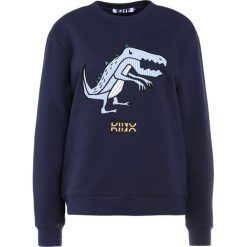 Steve J & Yoni P / SJYP DINO Bluza navy. Niebieskie bluzy marki comma casual identity, z materiału, casualowe. W wyprzedaży za 559.50 zł.