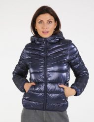 Granatowa kurtka zimowa. Kurtki Unisono, na zimę, s, bez wzorów, z kapturem. Za 289.00 zł.