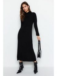 Trendyol Sukienka w kolorze czarnym rozmiar: S. Czarne sukienki Trendyol, s, bez wzorów, bez kołnierzyka, bez ramiączek, maxi. Za 73.99 zł.