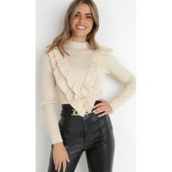 Jasnobeżowy Golf z Falbankami Monso. Brązowe swetry Born2be, s, bez wzorów, z dzianiny, eleganckie, bez ramiączek. W wyprzedaży za 95.99 zł.