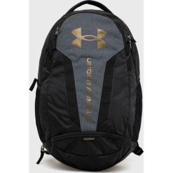 Under Armour plecak kolor szary duży wzorzysty. Szare plecaki Under Armour, bez wzorów, do ręki, bez dodatków. Za 299.99 zł.