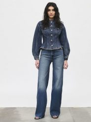 Levi's Kurtka dżinsowa w kolorze niebieskim rozmiar: M. Niebieskie kurtki Levi's, m, bez wzorów, z bawełny, bez kaptura. Za 255.06 zł.