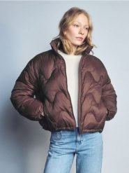 Pikowana kurtka - brązowy. Brązowe kurtki Reserved, l, bez wzorów, z tkaniny, bez kaptura. Za 259.99 zł.