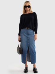 Sweter damski z wiskozy z rękawem 3/4 czarny Kikalia 906. Czarne swetry BIG STAR, l, bez wzorów, z materiału, retro, bez ramiączek. W wyprzedaży za 139.99 zł.