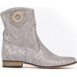 Wsuwane botki na płaskiej podeszwie - skóra naturalna - model 270 - kolor szary wąż. Szare botki Zapato, bez wzorów, z materiału, biznesowe, bez obcasa, na płaskiej podeszwie, bez zapięcia. Za 399.00 zł.