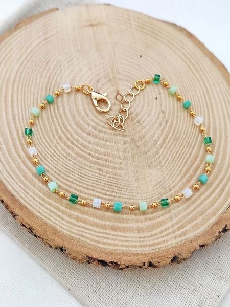 Atelier MIU Pozłacana bransoletka z kamieniami ozdobnymi rozmiar: onesize. Zielone bransoletki atelier MIU, pozłacane. Za 52.45 zł.