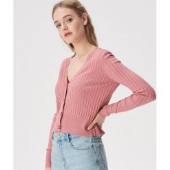 Prążkowany sweter - Różowy. Swetry marki Sinsay. Za 49.99 zł.