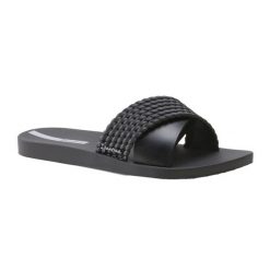 Klapki basenowe damskie Ipanema Street II Fem. Czarne klapki Ipanema, bez wzorów, z gumy, klasyczne, bez obcasa, na płaskiej podeszwie, bez zapięcia. Za 73.99 zł.