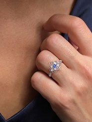 OR Carats Złoty pierścionek z kamieniami szlachetnymi rozmiar: 52. Niebieskie pierścionki OR Carats, z topazem, złote. Za 573.71 zł.