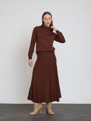 BGN Golf w kolorze brązowym rozmiar: 38. Brązowe swetry BGN, bez wzorów, bez ramiączek. Za 79.40 zł.