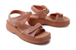 AZALEIA 18451 VERA THERAPY PAP AD AG360 BROWN, sandały damskie. Brązowe sandały Azaleia, bez wzorów, bez obcasa, bez zapięcia. Za 209.90 zł.