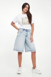 Bermudy damskie jeansowe ARMANI EXCHANGE. Szorty Armani Exchange, bez wzorów, z jeansu. Za 609.00 zł.