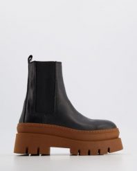BOTKI NA PLATFORMIE 0205700 BLACK. Czarne botki Venezia, bez wzorów, ze skóry, bez obcasa, na platformie, bez zapięcia. Za 399.00 zł.