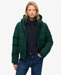 Superdry Kurtka Bomber Everest slim DWR ENAMEL GREEN. Zielone kurtki Superdry, z aplikacjami, z materiału, z kapturem. Za 720.80 zł.