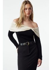 Trendyol Sweter w kolorze czarno-kremowym rozmiar: L. Czarne swetry Trendyol, l, bez wzorów, bez ramiączek. Za 65.99 zł.