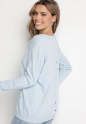 Jasnoniebieski Sweter z Kaszmirem i Ozdobnymi Kieszeniami Sanarea. Niebieskie swetry Born2be, bez wzorów, z jeansu, eleganckie, bez ramiączek. W wyprzedaży za 76.49 zł.