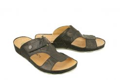 DR BRINKMANN 700670-1 schwarz, klapki profilaktyczne damskie. Czarne klapki Dr. Brinkmann, bez wzorów, bez obcasa, bez zapięcia. Za 294.90 zł.