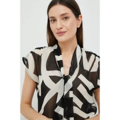 Sisley bluzka damska kolor czarny wzorzysta. Czarne bluzki Sisley, l, bez wzorów, z tkaniny, bez kołnierzyka, bez ramiączek. Za 319.99 zł.