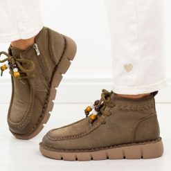 Brązowe skórzane botki damskie Cambell 98342. Brązowe botki Cambell, bez wzorów, z dzianiny, eleganckie, z okrągłym noskiem, bez obcasa, bez zapięcia. Za 339.00 zł.