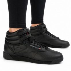 Buty damskie sneakersy sportowe Reebok SS-F/S HI. Czarne buty treningowe Reebok, bez wzorów, z jeansu, przed kolano, bez zapięcia, trekkingowe. Za 259.00 zł.