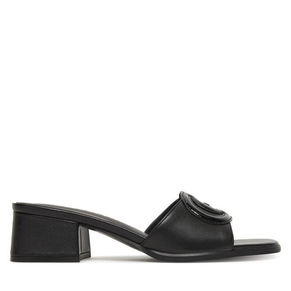 Klapki Guess. Czarne klapki Guess, z aplikacjami, bez obcasa, bez zapięcia. Za 449.99 zł.