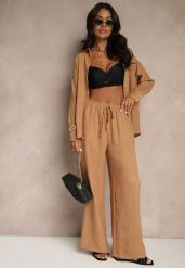 Ciemnobeżowy Komplet z Bawełny Koszula i Spodnie Wide Leg Amaddie. Brązowe koszule Renee, bez wzorów, z bawełny, eleganckie, bez kołnierzyka, bez ramiączek. W wyprzedaży za 69.99 zł.
