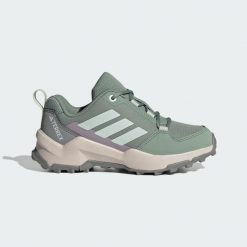 Buty Terrex Ax4r Hiking. Czerwone buty trekkingowe adidas, z materiału, bez zapięcia. Za 259.00 zł.