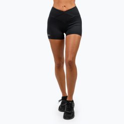 Spodenki NEBBIA Agile. Czarne szorty sportowe Nebbia, bez wzorów, na fitness i siłownię. Za 169.99 zł.