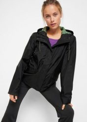 Lekka kurtka funkcyjna, hydrofobowa. Czarne kurtki bonprix, bez wzorów. Za 219.99 zł.