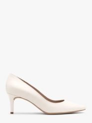 Kremowe ślubne czółenka ze skóry licowej. Brązowe czółenka Ryłko, bez wzorów, z gumy, klasyczne, bez obcasa, na obcasie, bez zapięcia. W wyprzedaży za 279.99 zł.