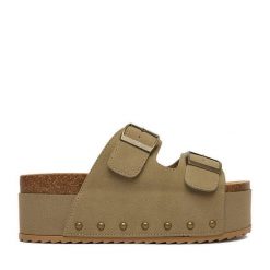 Klapki DeeZee. Brązowe klapki DeeZee, bez wzorów, bez obcasa, bez zapięcia. Za 139.99 zł.