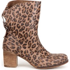 Botki - skóra naturalna - model 497 - kolor panterka. Brązowe botki Zapato, bez wzorów, z jeansu, biznesowe, za kostkę, bez obcasa, na obcasie, bez zapięcia. Za 409.00 zł.