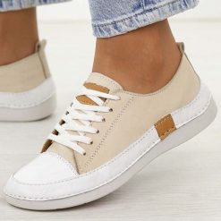 Beżowe skórzane półbuty damskie T.Sokolski 8260. Brązowe półbuty wsuwane Sokolski, na jesień, bez wzorów, z jeansu, eleganckie, z okrągłym noskiem, bez obcasa, na płaskiej podeszwie. Za 299.00 zł.