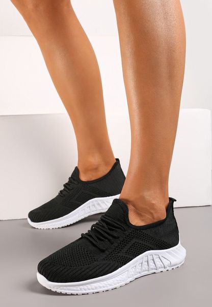 Czarne Buty Sportowe Tymagio. Czarne buty sportowe lifestyle Born2be, na lato, bez wzorów, z jeansu, bez zapięcia, na fitness i siłownię. Za 49.99 zł.