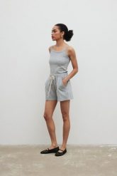 Top z delikatnej prążkowanej dzianiny w kolorze GREY MELANGE - RIVA-M. Szare topy Marsala, m, bez wzorów, z bawełny, bez kołnierzyka, bez ramiączek. Za 119.90 zł.
