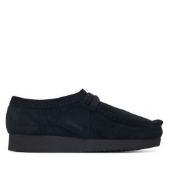 Półbuty Clarks. Czarne półbuty wsuwane Clarks, bez wzorów, bez obcasa, na płaskiej podeszwie. Za 429.99 zł.