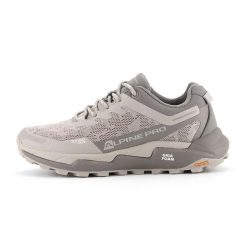 Lekkie buty terenowe damskie Alpine Pro Quede 3. Brązowe trekkingi Alpine Pro, bez wzorów, z gumy, bez zapięcia, trekkingowe. Za 449.00 zł.