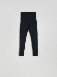 Legginsy z wysokim stanem - czarny. Czarne legginsy Reserved, bez wzorów, z dzianiny. W wyprzedaży za 59.99 zł.