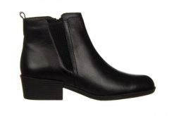 Botki Bayla-161 077 41439 Black 161551, Czarny, Skóra naturalna - 37. Czarne botki Bayla, bez wzorów, z gumy, eleganckie, bez obcasa, bez zapięcia. W wyprzedaży za 249.00 zł.