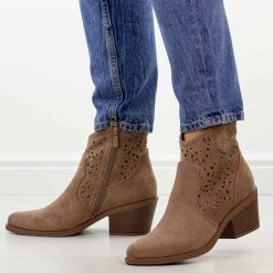 Coffee botki damskie, kowbojki S.Barski 8012. Botki S.BARSKI, bez wzorów, z jeansu, eleganckie, bez obcasa, na obcasie, bez zapięcia. Za 229.00 zł.