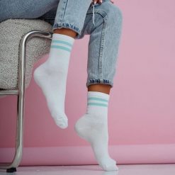 Białe skarpetki damskie dwa paski 1234 bl. Białe skarpetki Milena, bez wzorów, z bawełny. Za 16.90 zł.