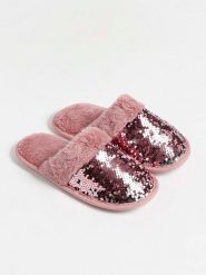 Admas Kapcie w kolorze różowym rozmiar: 40-41. Różowe kapcie admas, bez wzorów, z materiału. Za 69.99 zł.