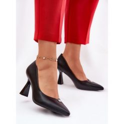 Eleganckie Czółenka Na Rozszerzanej Szpilce Vinceza 62222 Czarne. Czarne czółenka bez wzorów, z materiału, eleganckie, bez obcasa, na szpilce, bez zapięcia. Za 190.94 zł.
