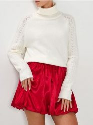 Golf z ozdobnymi rękawami - biały. Białe swetry Sinsay, l, bez wzorów, bez ramiączek. Za 59.99 zł.