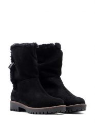 Helene Rouge Skórzane botki w kolorze czarnym rozmiar: 39. Czarne botki Helene Rouge, bez wzorów, z okrągłym noskiem, bez obcasa, bez zapięcia. Za 190.63 zł.