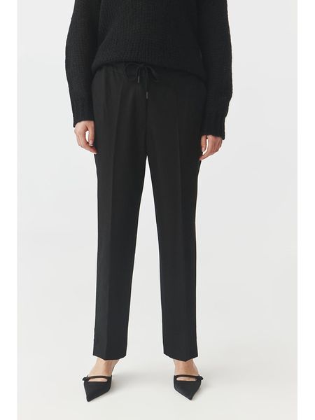 TATUUM Spodnie "Siko" w kolorze czarnym rozmiar: 42. Czarne spodnie materiałowe Tatuum, bez wzorów, z materiału. Za 196.24 zł.