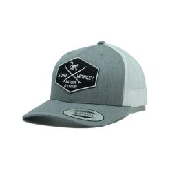 Czapka Trucker - 6 paneli / Uniwersalny rozmiar (Szary/Biały). Szare czapki z daszkiem SURF MONKEY, z aplikacjami, sportowe. Za 179.95 zł.