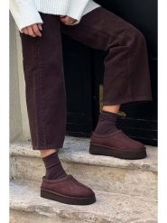 Trendyol Skórzane botki w kolorze brązowym rozmiar: 39. Brązowe botki Trendyol, bez wzorów, z wełny, bez obcasa, na platformie, bez zapięcia. Za 200.60 zł.