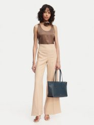 Furla Torebka Olivia M WB01977 HSF000 CN GU000 Granatowy. Niebieskie torebki klasyczne Furla, bez wzorów, ze skóry, bez dodatków. Za 1,529.00 zł.